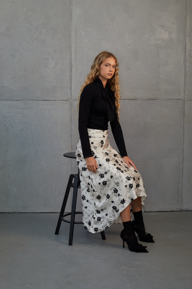 חצאית אסימטרית חגיגית