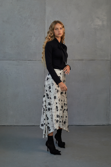 חצאית אסימטרית חגיגית