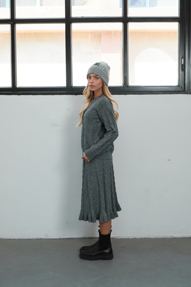 חצאית סריג צמות