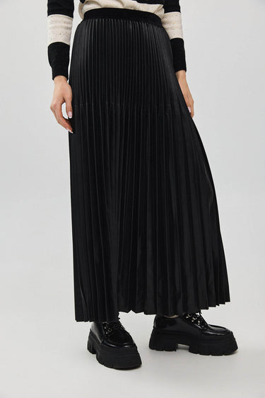 חצאית פליסה עור BLACK