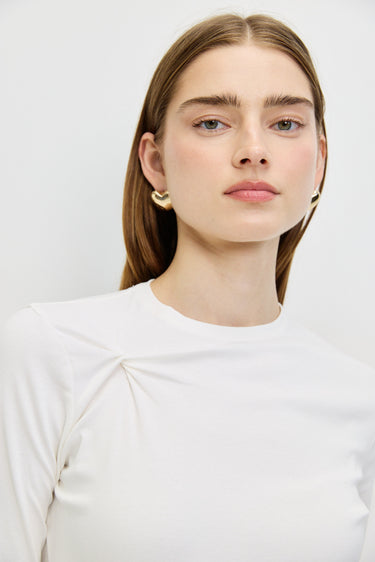 חולצת בייסיק עם טוויסט WHITE