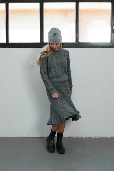 חצאית סריג צמות