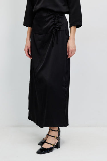 חצאית סאטן עם כיווץ BLACK