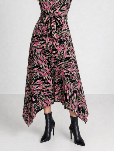 שמלה אלגנטית עם קשירה BLACK FLORAL