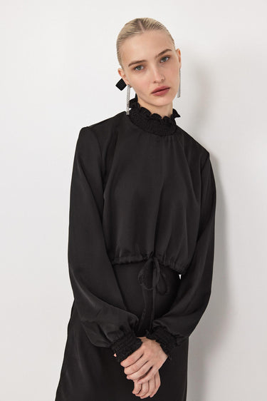 טופ קרופ סאטן עם קשירה