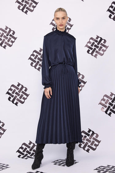 טופ קרופ סאטן עם קשירה